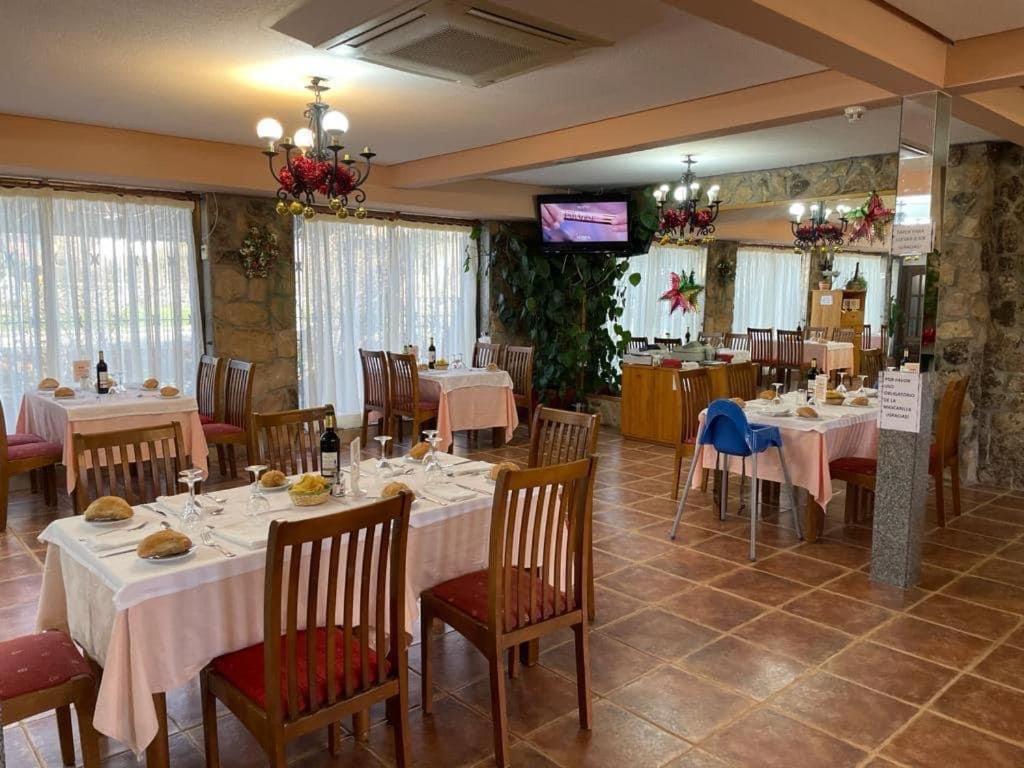Gran Hostal Asador De Soto Soto Real Exterior foto